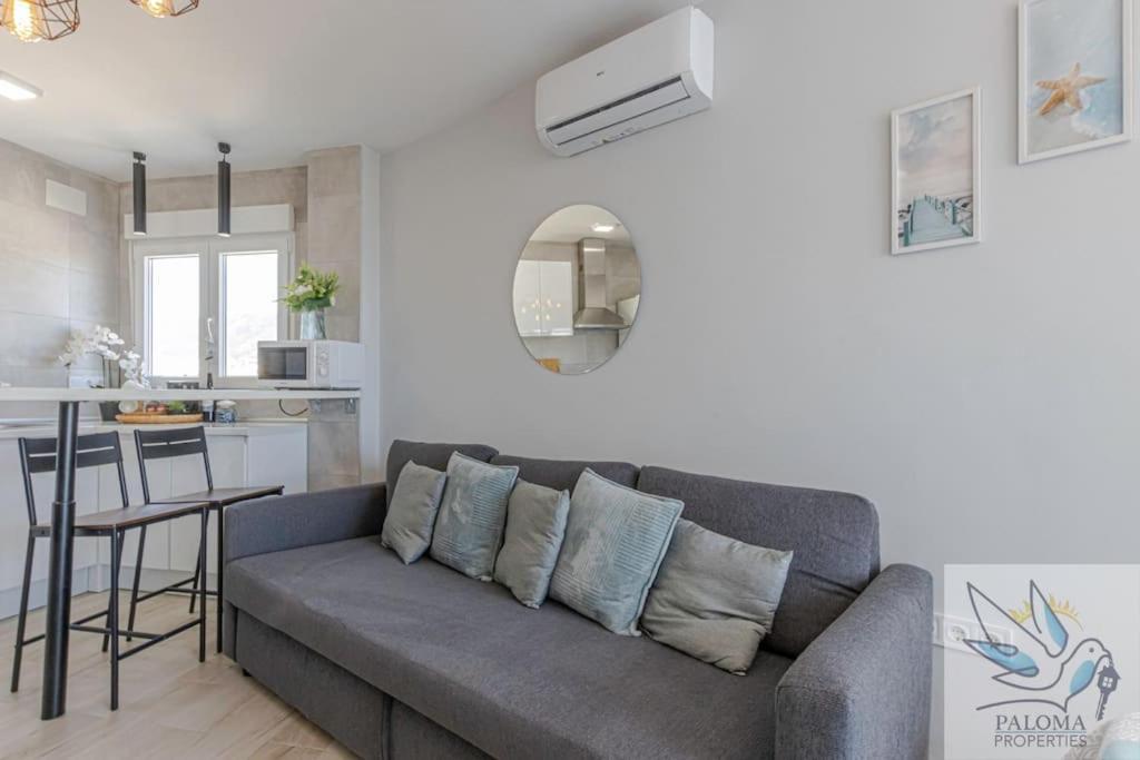 Wonderful Studio Apartment On The Beachfront Benalmadena Exterior photo