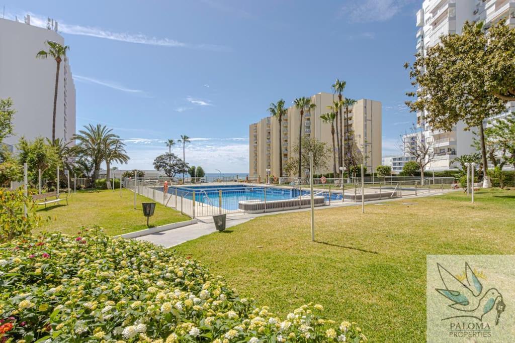 Wonderful Studio Apartment On The Beachfront Benalmadena Exterior photo